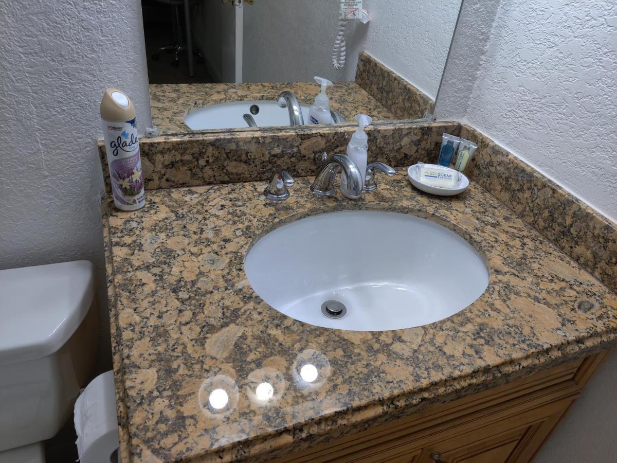 Centauri Vacation Rentals Beautiful 2-Bedroom Condo, Near All Orlando Attractions, Free Parking & Wi-Fi, King Bed, #1 Eksteriør bilde