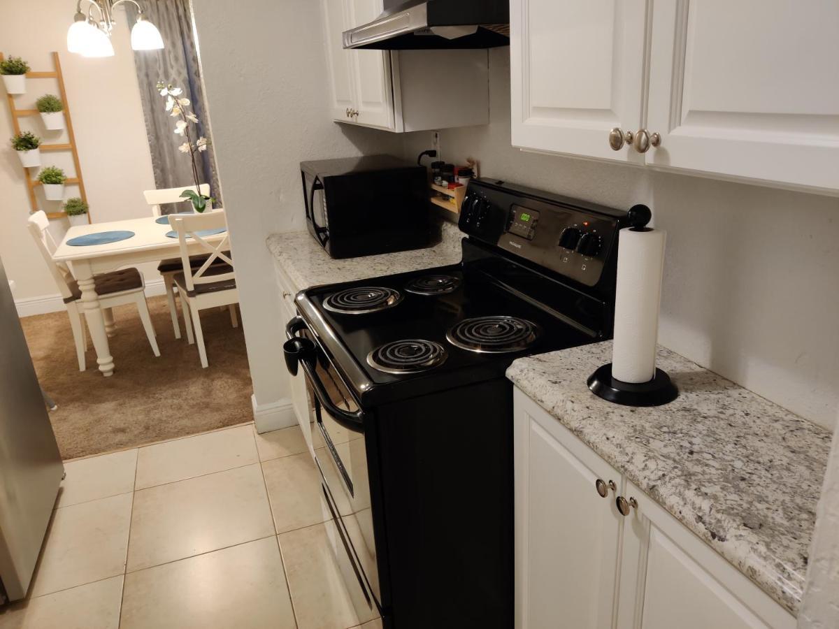 Centauri Vacation Rentals Beautiful 2-Bedroom Condo, Near All Orlando Attractions, Free Parking & Wi-Fi, King Bed, #1 Eksteriør bilde